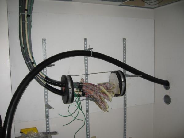 outcabling102.jpg